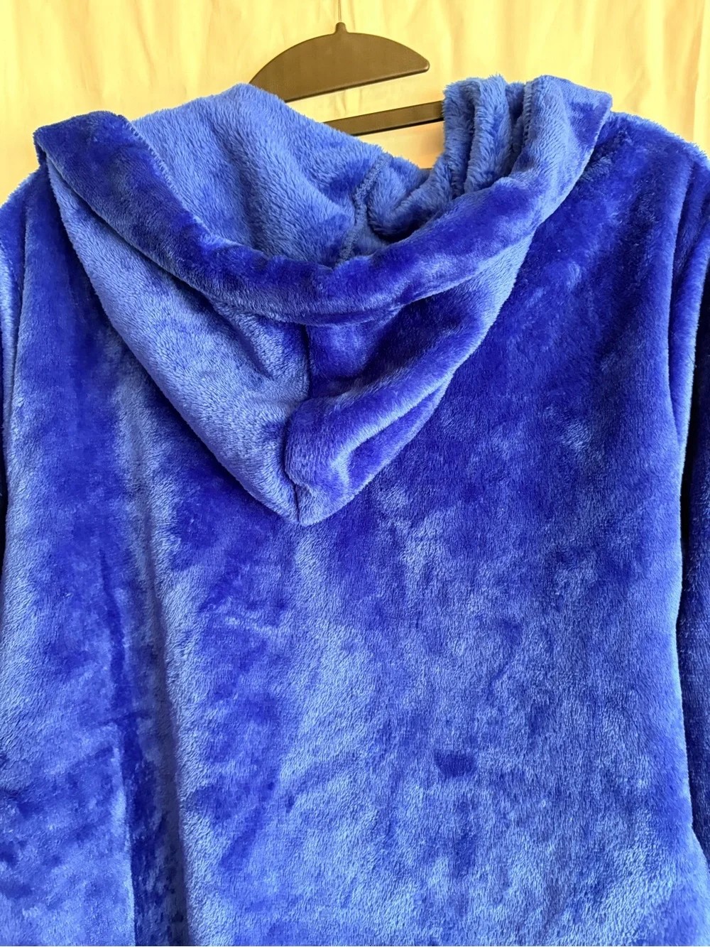 NWT Cozy Plush Hooded Kids velour robe in Royal Blue